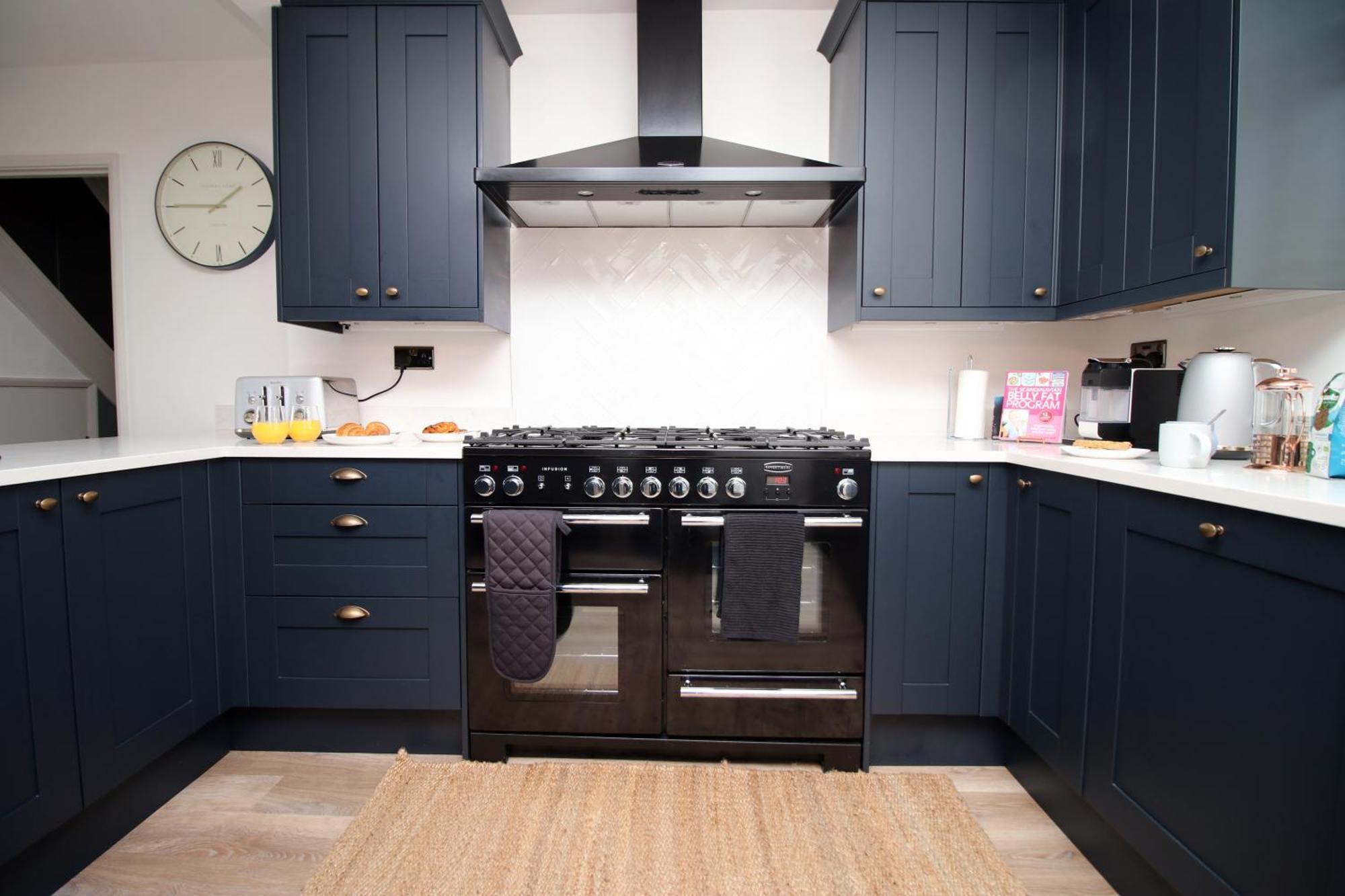 Stylish Home In Bath With Driveway Parking, 10Min From City Zewnętrze zdjęcie